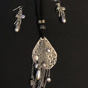 Matching necklace and earring set!